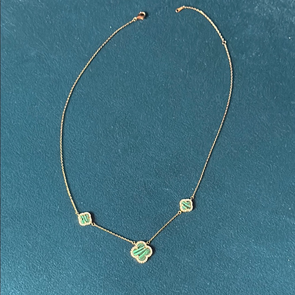 Elegant Gold and Green Clover Necklace